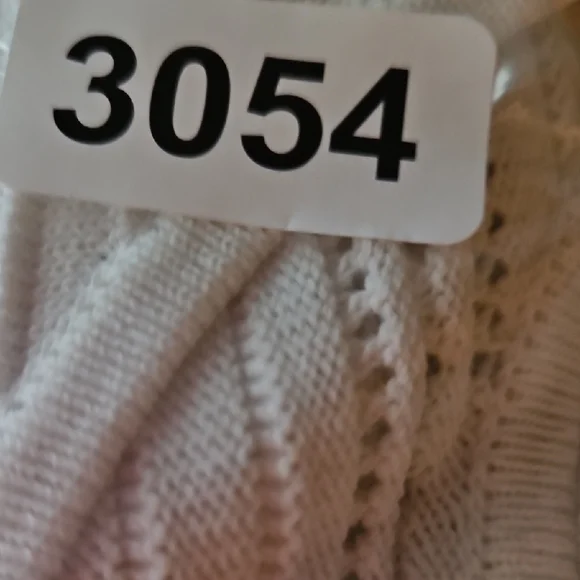 White House Black Market Med Ivory Textured Bell Sleeve Sweater pullover - Picture 9 of 9